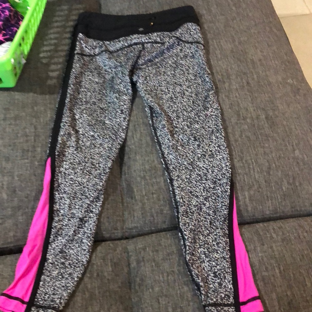 Lululemon 7/8 leggings. Sz 4. Pink/Black - Picture 2 of 5